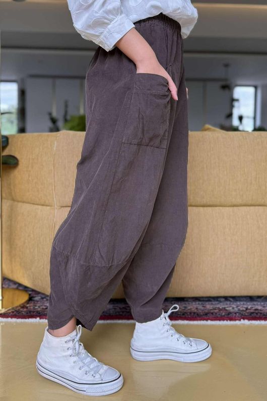 Made in Italy Cooper Needlecord Shelby Cocoon Pant Chocolate